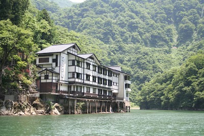 船で行く秘湯 大牧温泉